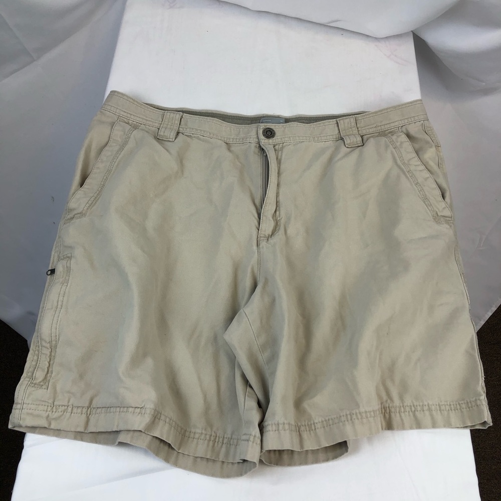 Columbia Men’s Omni Shield Cargo Shorts Size 40